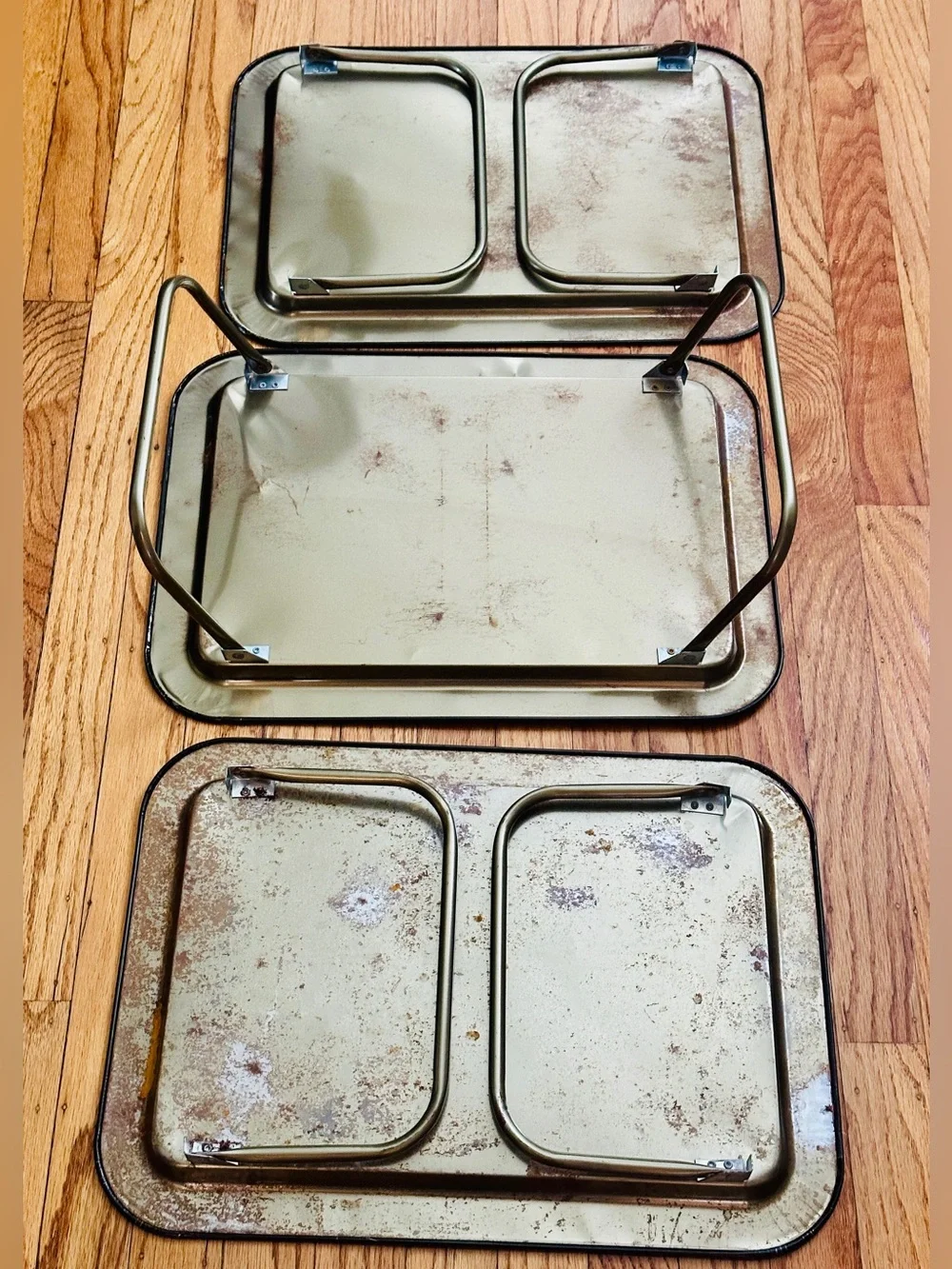 Vtg 1960s Metal Folding TV Lap Trays Set of 3 Red Cow Moo Moo Farm Retro Table